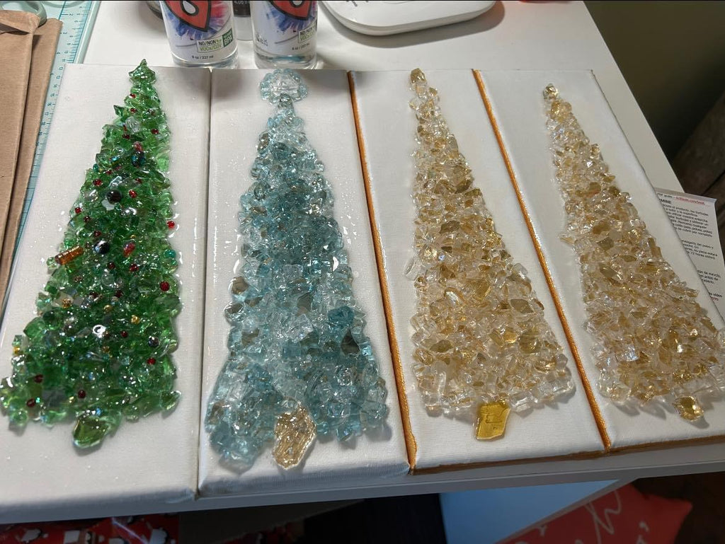 Crushed Glass and Resin Christmas Canvas Pair- Friday December 6th 6:00pm